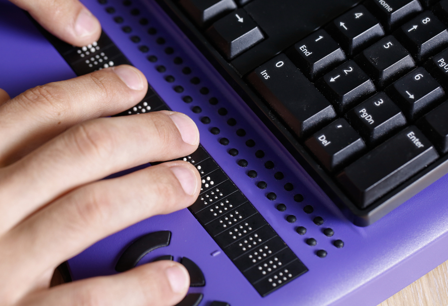 special keyboard for those with sight disabilities