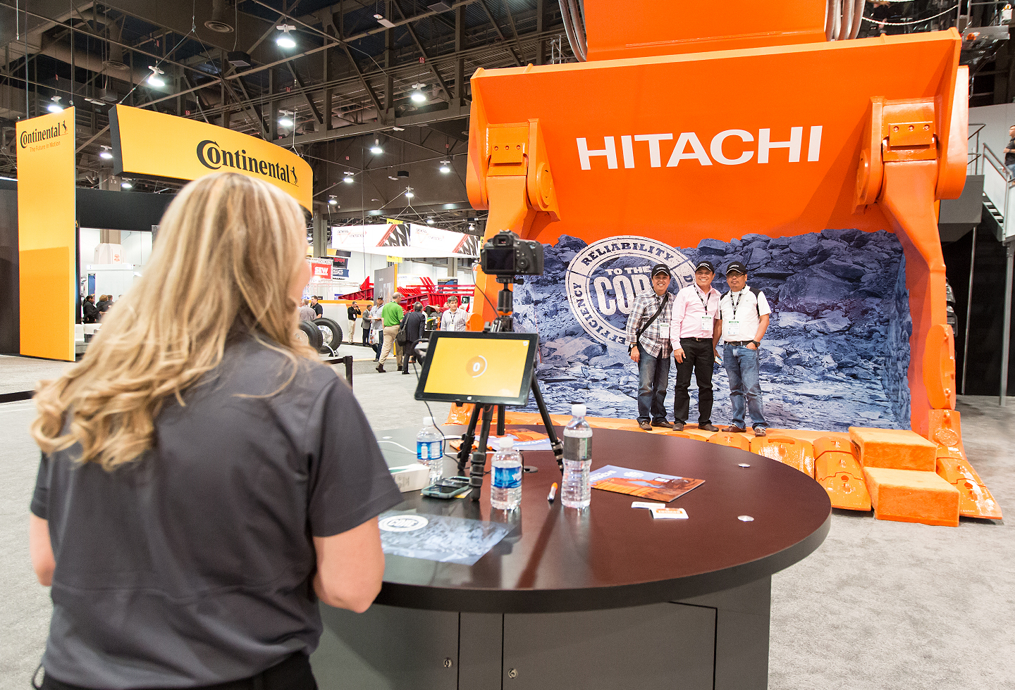 HITACHI Min Expo 3