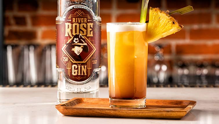 Mississippi River Distilling Co. River Rose Gin bottle and drink